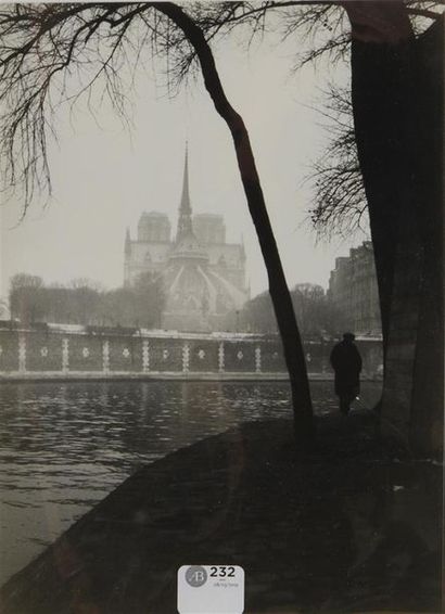 null Pierre JAHAN (1909-2003)
Cathédrale Notre-Dame de Paris vue des quais, 1934
Epreuves...