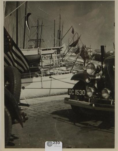 null Guy LE BOYER (XX)
Port de Marseille. c.1930
Epreuve argentique d'époque. 225...