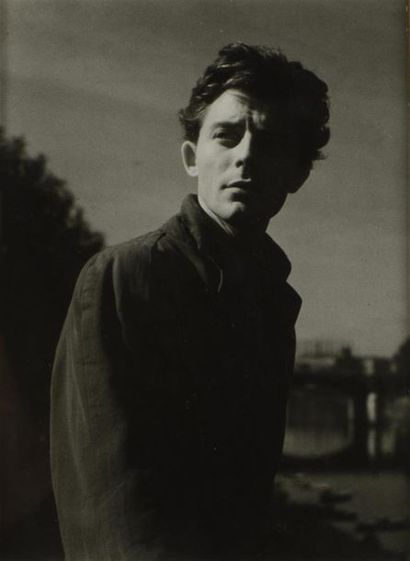null (Partie Cinema). Raymond VOINQUEL (1912-1994)
Portrait de l'acteur Gerard Philippe....