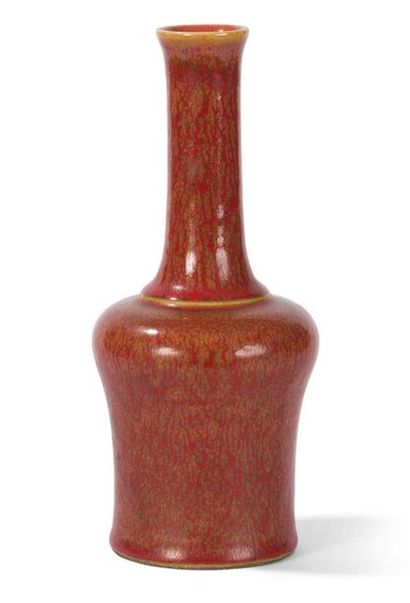 null VASE EN PORCELAINE ROUGE FLAMMEE
Chine, XXème siècle
L'épaule renflé, surmonté...