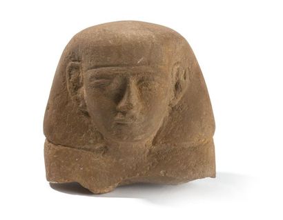 null BUSTE d'un statue de style pharaonique
en pierre rose.
Haut.: 16 cm