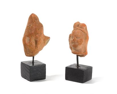 null DEUX TêTES de statuettes d'Harpocrate
Terre cuite
Egypte Basse époque