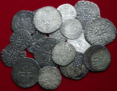 null ROYALES.
Lot de 17 monnaies Argent et billon : Jean II gros Blanc, Philippe...
