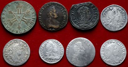 null ROYALES. 
Louis XIV. Lot de 8 monnaies : 4 Sols aux 2 L 1692 A, 1692 L (Rare),...