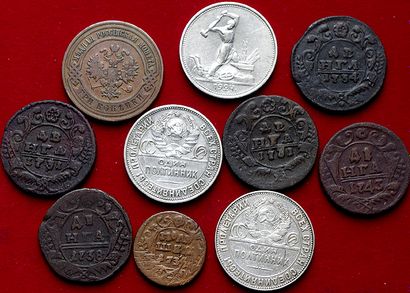 null RUSSIE.
Lot de 10 monnaies : Denga 1731 (2 ex .), 1734, 1738, 1743, Polushka...