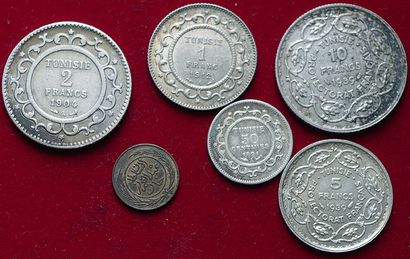 null TUNISIE.
Lot de 6 monnaies dont 5 argent : 10 Francs 1939, 5 Francs 1939, 2...