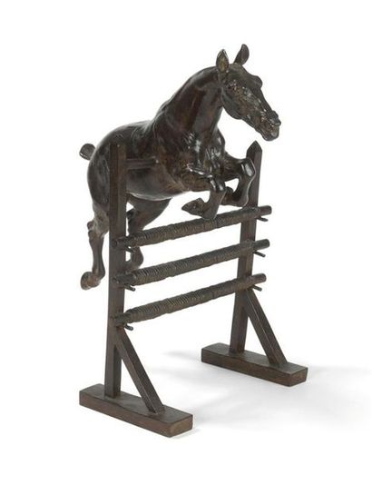 null Gaston d'Illiers (1876-1952)
"Cheval à l'obstacle"
Sujet en bronze patine brun...