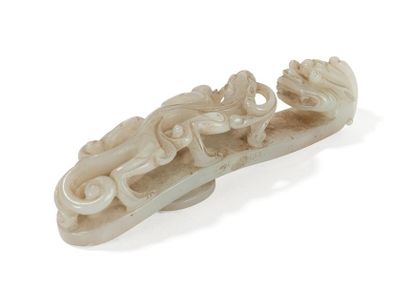 null Fibule en jade blanc
Chine, début du XIXème siècle
L'extrémité sculpté d'une...