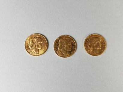 null Lot de trois pièces de vingt francs or Coq de Chaplain, 1907, 1910, 1913.