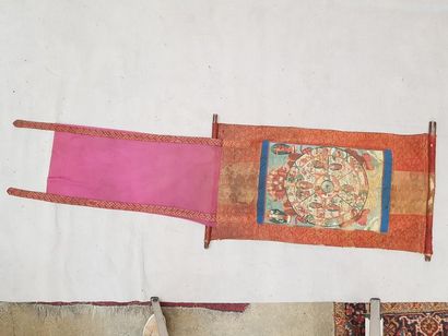null Thangka en couleurs sur textile représentant la roue du Devenir, ou du Samsara,...