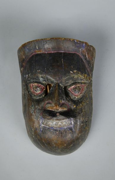 null Masque de théâtre "Teraï", en bois polychromé.
Népal, XXe siècle.
H : 23 cm...