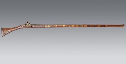null Fusil mukhala.
Algérie, fin du XIXe siècle.
L : 185,5 cm