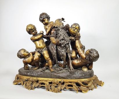null D'après CLODION (1738-1814) 
Cinq putti jouant avec une chèvre.
Epreuve en bronze...