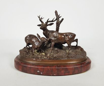 null Pierre-Jules MÈNE (1810-1879)
Cerf et biche.
Epreuve en bronze à patine brun...