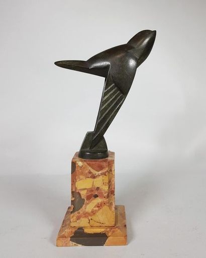 null Jean et Joël MARTEL (1896-1966)
Oiseau.
Epreuve en bronze à patine brun-vert...