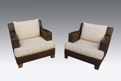 null Philippe HUREL (XXIe siècle)
Paire de fauteuils modèle "Jasper" en cuir marron...