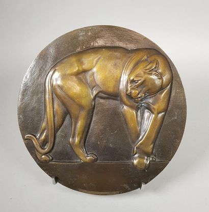 null Irénée ROCHARD (1906-1984)
Le léopard.
Grand médaillon en bronze à patine brun...