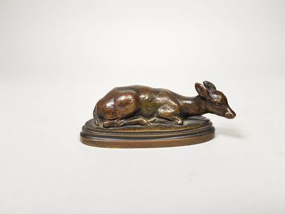 null Antoine-Louis BARYE (1796-1875)
Faon de daim.
Epreuve en bronze à patine brun...