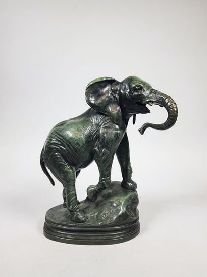 null Alfred BARYE (1839-1895)
Jeune éléphant.
Epreuve en bronze à patine vert nuancé....