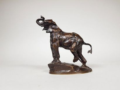 null Emmanuel FREMIET (1824-1910)
Eléphant entravé.
Epreuve en bronze à patine brun...