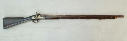 null Fusil à silex, structure française, vers 1800, transformée.
L : 165 cm