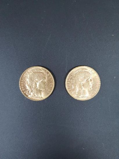 null Deux pièces de vingt francs en or au coq de Chaplain, 1904 et 1912.
