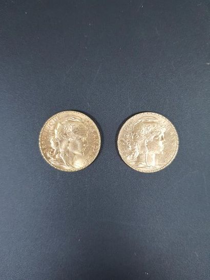 null Deux pièces de vingt francs en or au coq de Chaplain, 1907 et 1913.