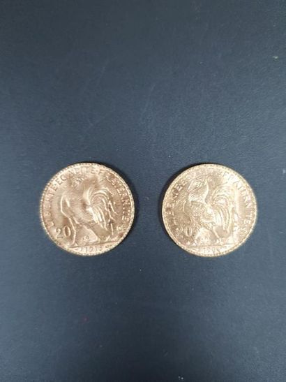 null Deux pièces de vingt francs en or au coq de Chaplain, 1904 et 1913.