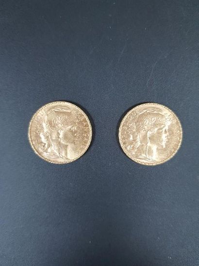 null Deux pièces de vingt francs en or au coq de Chaplain, 1908 et 1909.