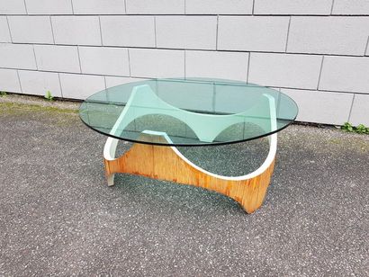 null Table basse en bois de placage et plateau circulaire en verre (manques). Xxe...