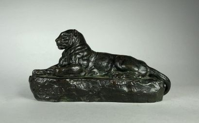 null Antoine-Louis BARYE (1795-1875)
Panthère de l'Inde.
Belle épreuve en bronze...