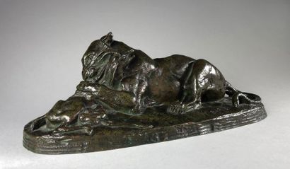 null Antoine-Louis BARYE (1795-1875)
Tigre dévorant une gazelle.
Epreuve en bronze...
