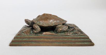 null Antoine-Louis BARYE (1795-1875).
Tortue sur plinthe.
Epreuve en bronze à patine...