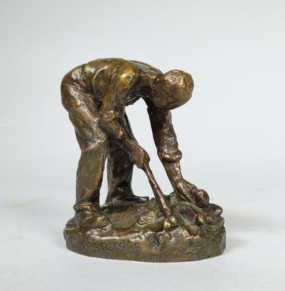null Aimé-Jules DALOU (1838-1902).
Le casseur de pierres.
Epreuve en bronze à patine...