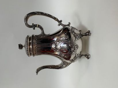 null Silver jug with chiselled decoration of acanthus leaves, scrolls and stylized...