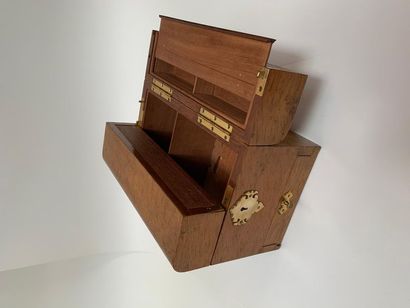 null 19th century game box in wood and gilded brass. H: 18 cm - W: 26 cm - D: 14,5...