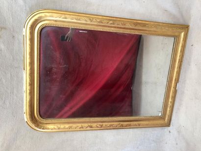 null Miroir en bois doré (accidents). Epoque Louis-Philippe. 113 x 94 cm