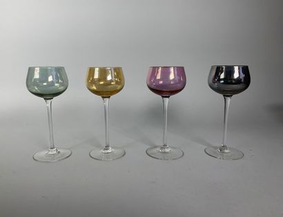 null Set of four coloured stemware glasses. H: 17 cm