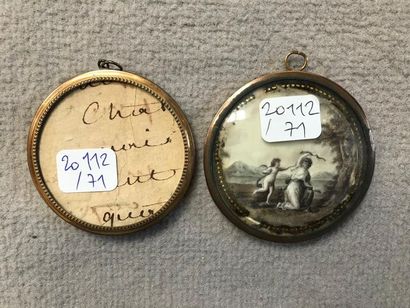 null Ecole du XIXe siècle. Deux miniatures sur papier à décor de gentilhomme, l'une...