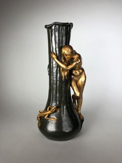 Luis DOMENECH Y VICENTE (1873-?) Vase with...