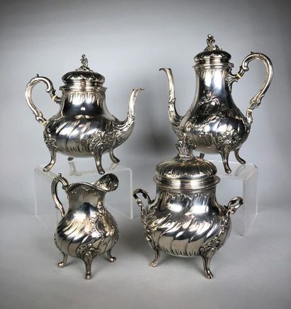 null Quadripod silver tea and coffee set chiselled with acanthus leaves, including...