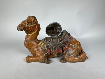 null Orientalist school
Reclining camel. 
Subject in painted ruler forming an inkwell....