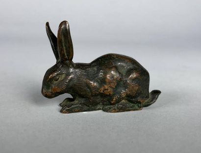 null Antoine-Louis BARYE (1795-1875)
Lapin aux oreilles dressées.
Epreuve en bronze...