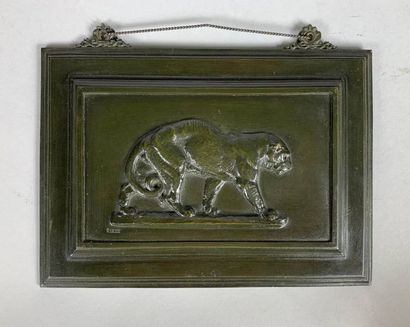 null Antoine-Louis BARYE (1795-1875)
Walking panther (with frame). 
 Bronze print...