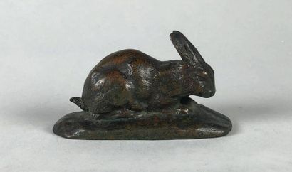 null Antoine-Louis BARYE (1795-1875)
Lapin oreilles dressées.
Epreuve en bronze à...