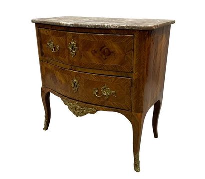 null Petite commode en bois de placage ouvrant à deux tiroirs, ornementation de bronze...