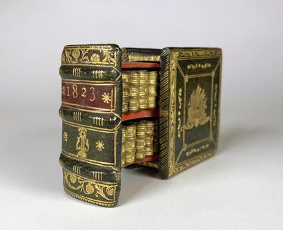 null [BIBLIOTHÈQUE PORTATIVE. Recueil de planches.] (Vers 1820). 12 volumes in-128...