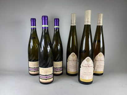 null Lot composé de :
- Trois bouteilles de Sporen Gewurztraminer. Pierre Sparr 2005
-...