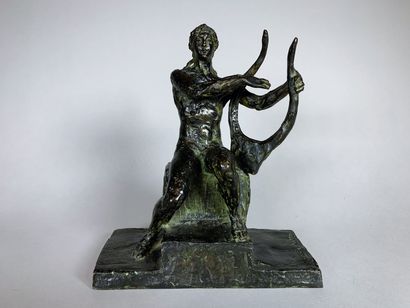 null Ary Jean Léon BITTER (1883-1973)

Orphée.

Epreuve en bronze à patine brun foncé...