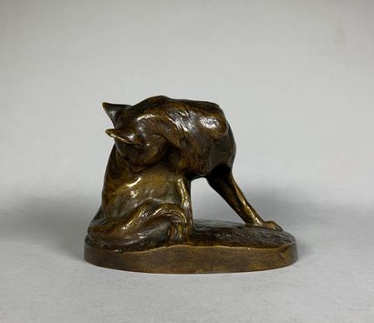 null Charles VIRION (1865-1946)

Chat se grattant.

Epreuve en bronze à patine brun-clair...